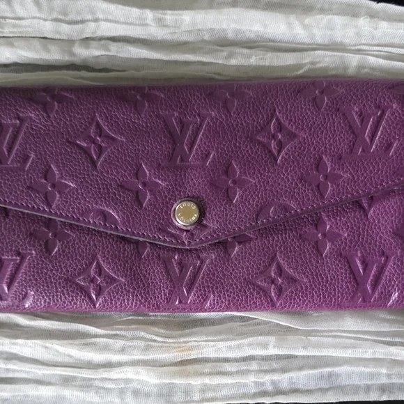 Authentic Louis Vuitton Purple Empriente Wallet with Gold Chain - Picture 4 of 16